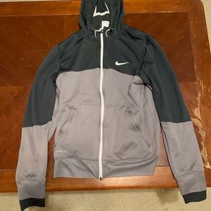 Nike Men’s Medium Therm-Fit Hoodie